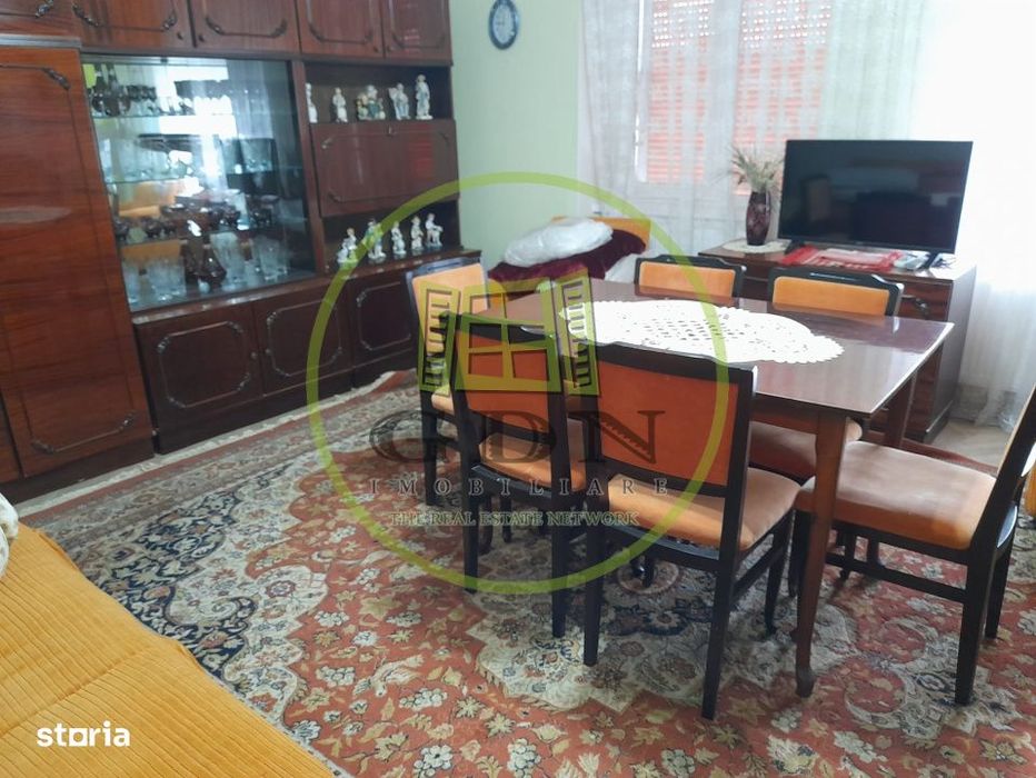 Apartament 2 camere de vanzare la casa  str.Plopului  Fagaras  jud. Br
