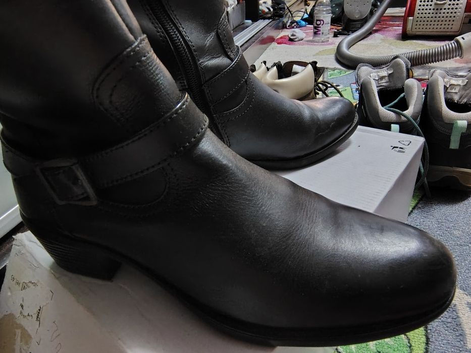 Cizme de piele, inalte