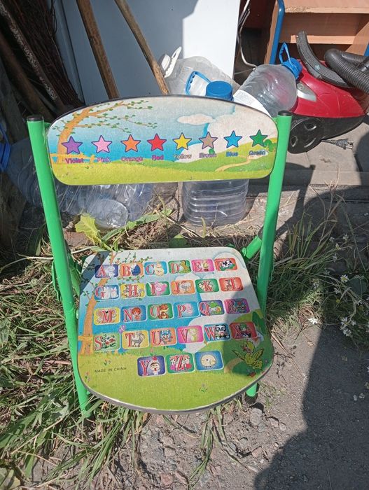 Продам детский стульчик складной