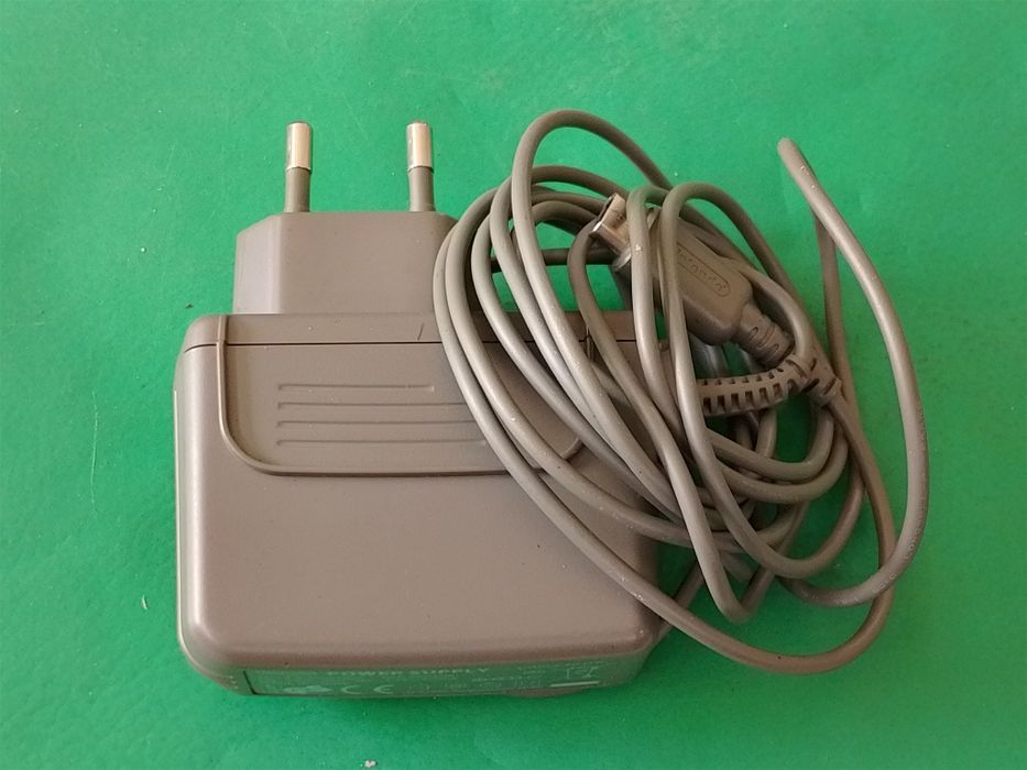 Оригинално зарядно за Нинтендо nintendo ds
