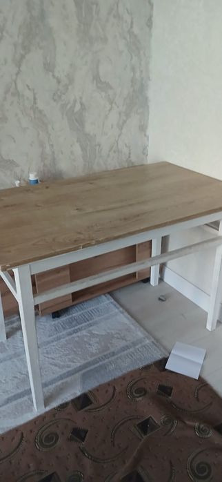 Продам стол кухонный