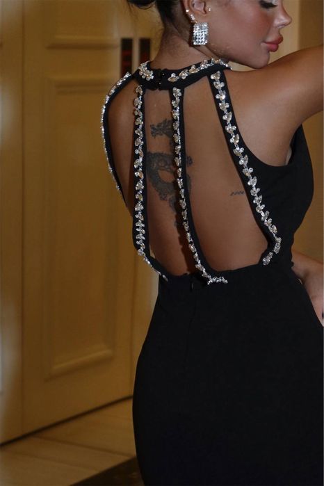 Официална дълга рокля с ефектен гръб