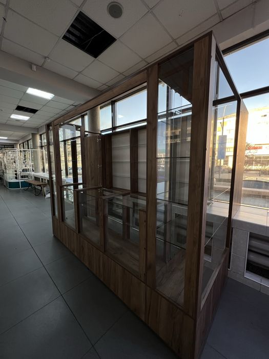 Продается бутик (мебель) 2,6 м