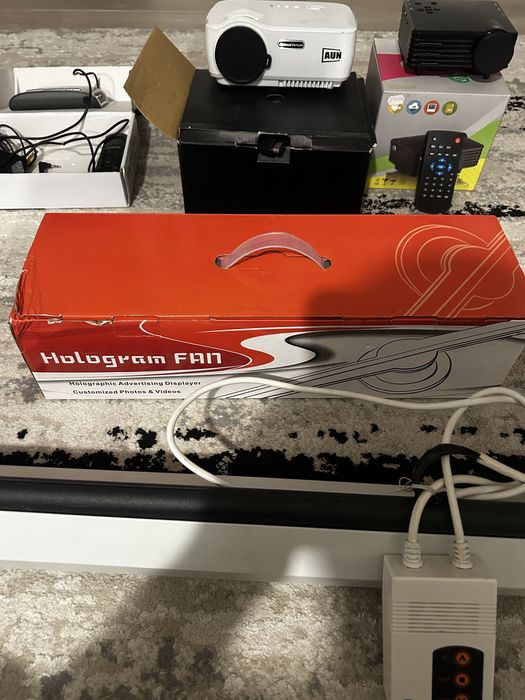 Video proiector , ecran , holograma , tv tuner