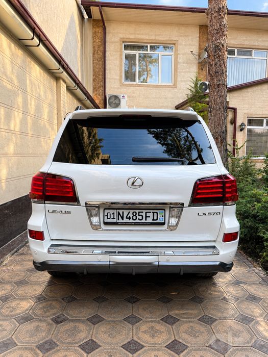 Lexus LX 570 Wite.