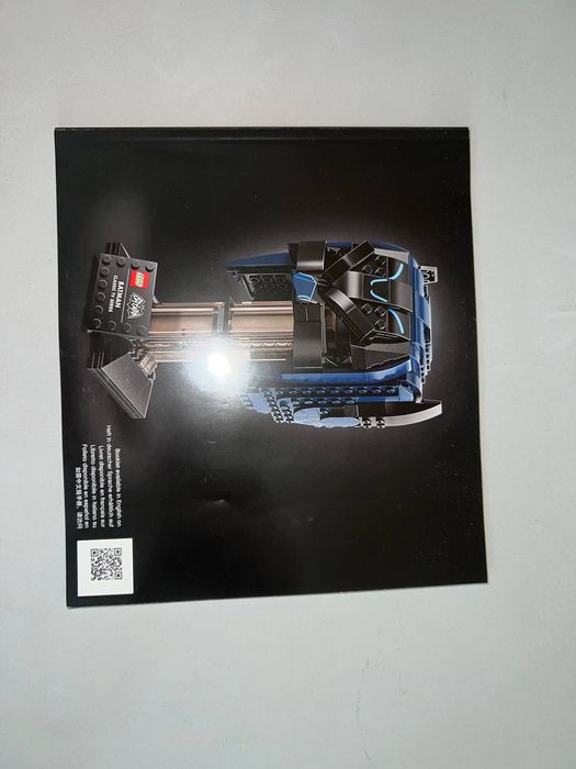 Статуэтка Лего шлем бэтмена из серии классических комиксов 60x