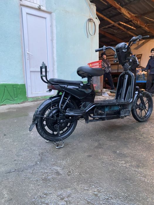 Продаю мопед электро скутер