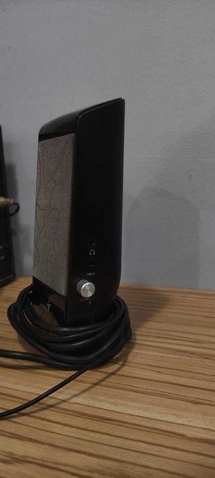 Комплект настолен компютър с клавиатура, мишка, монитор, тонколони