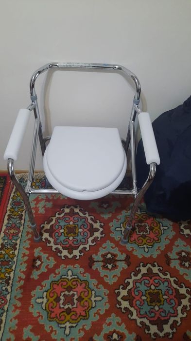 Продам стульчик для туалета