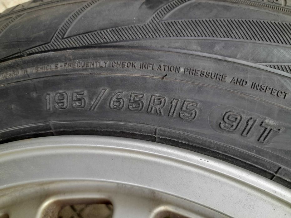 Продава оригинални алуминиеви джанти с гуми,BMW,15 цола