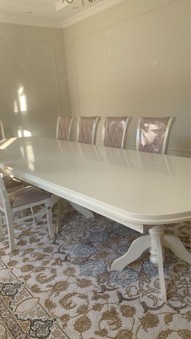 Продается стол и стулья