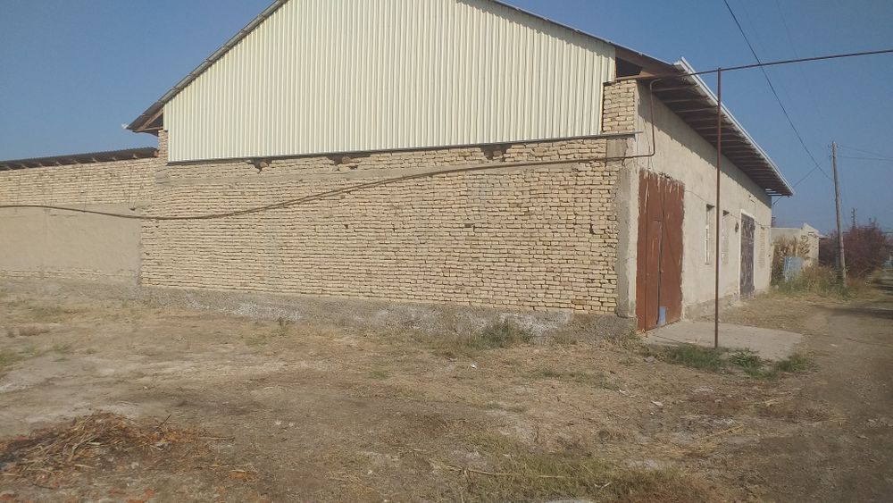 Galosiyoga rabotqozi qishloğida 8 sotixli uchastka sotiladi .