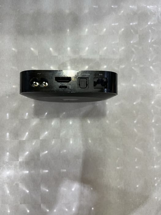 Apple TV със HDMI Кабел и Захранващ кабел