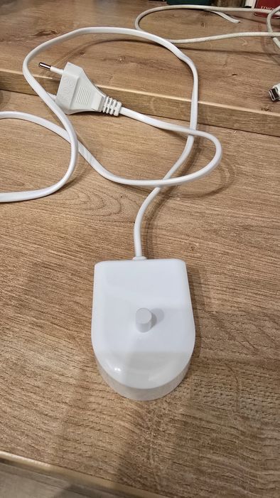 Зарядно и кутия за Philips Sonicare
