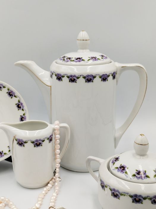 beyer & bock , антикварен сто годишен сервиз за кафе/