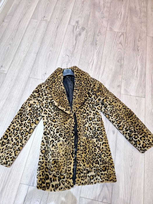 Haina blana artificiala