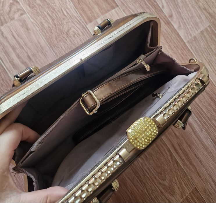 Женская ручная сумка