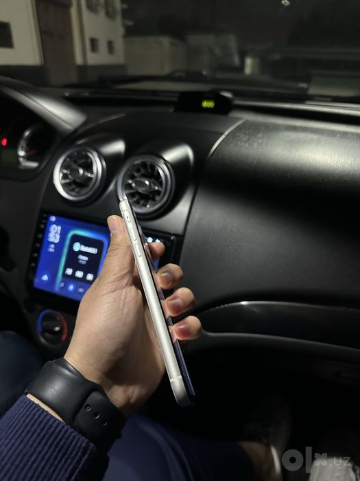 Iphone 11 sotiladi