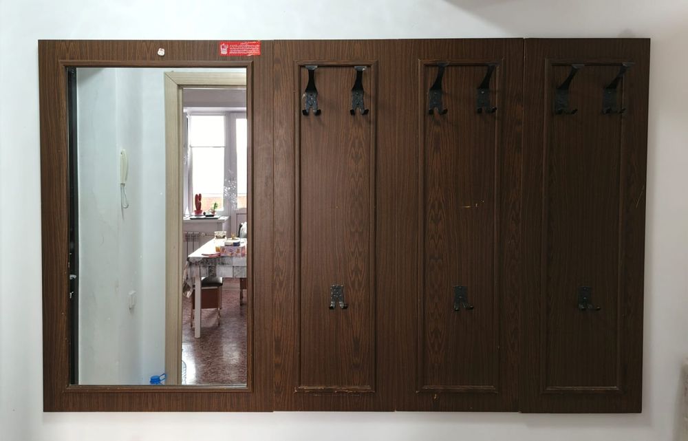 Продам прихожую.