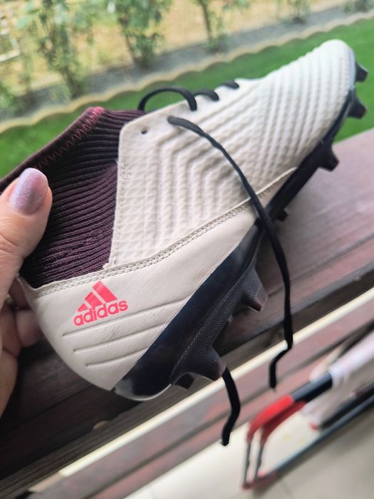 De vânzare crampoane iarba Adidas ,mărime 42,