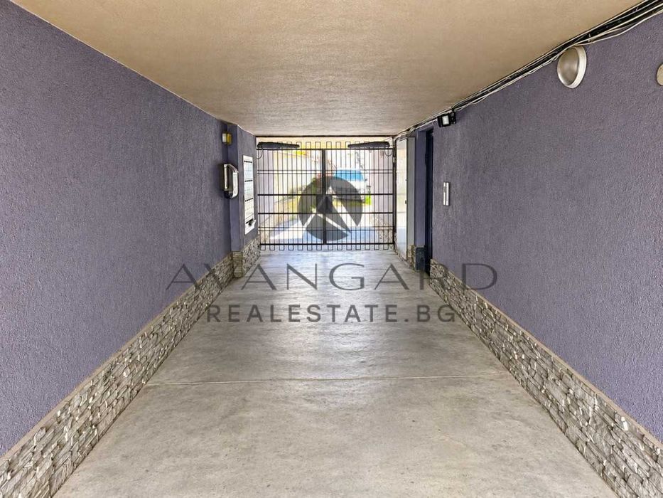 Продава се Тристаен апартамент в Пловдив, Кършияка - 99 кв.м за 2829 €/кв.м - Снимка #12