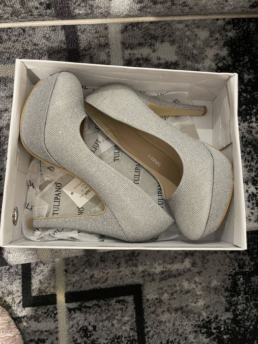 Обувки на висок ток 40 номер