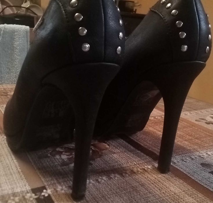 Дамски обувки на ток