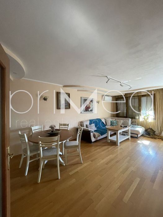 Дава се под наем Двустаен апартамент в Бургас, Център - 75 кв.м за 448.8 € - Снимка #3