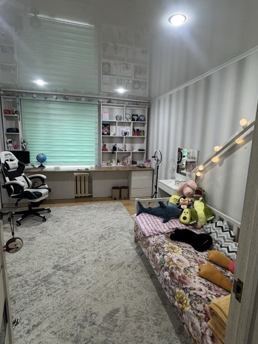 Продам 4х клмнатную квартиру