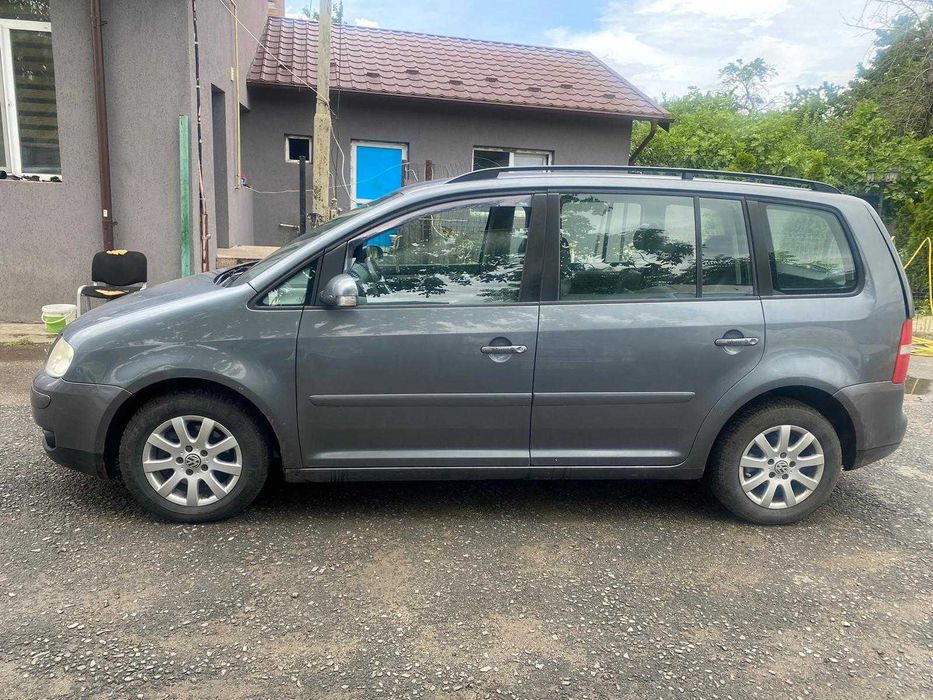 Dezmembrez Volkswagen Touran 2.0 TDi cod AZV an 2006