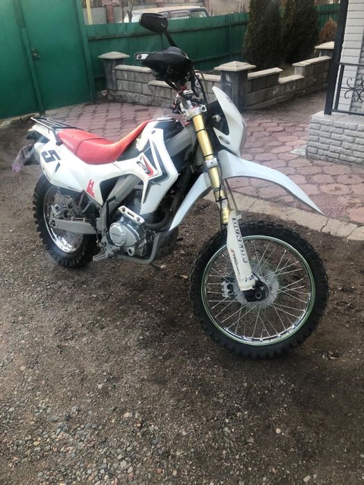 Продам эндуро мотоцикл 250