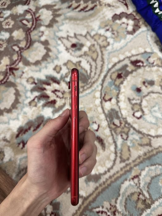 Iphone xr красный