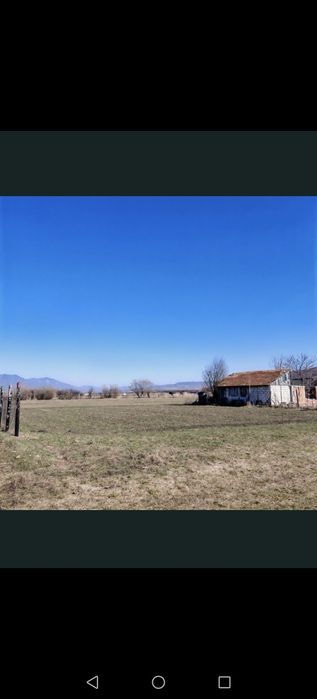 Vând 10 ari intravilan