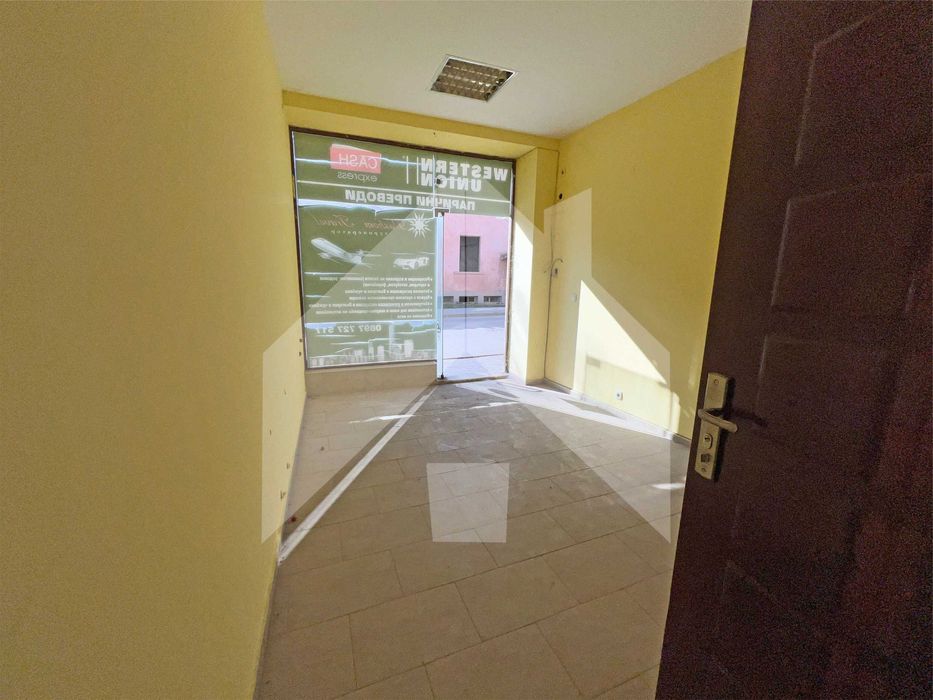 Дава се под наем Магазин в Нови пазар - 33 кв.м за 229.5 € - Снимка #7
