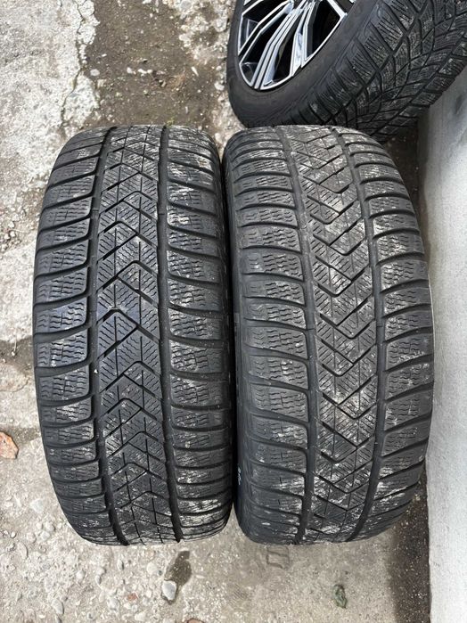 Doua anvelope Pirelli Winter SottoZero 235 45 R18 ci390