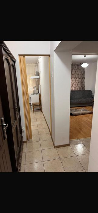 Închiriez garsoniera