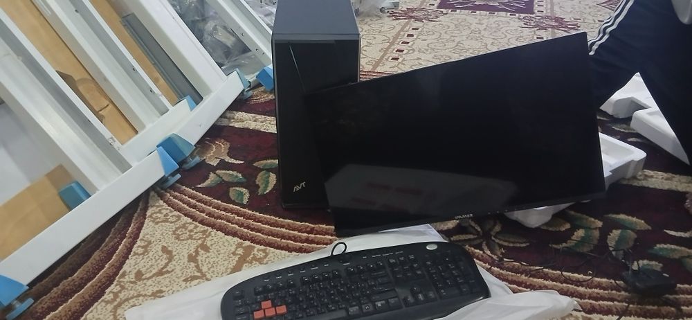 Immer kompyuter(blok, monitor]