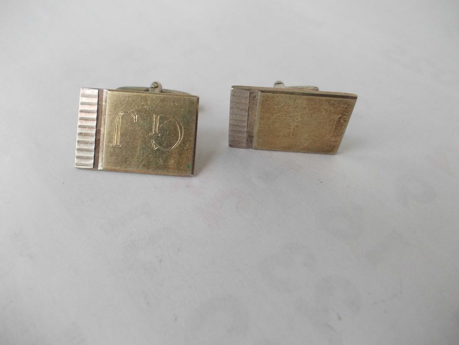 Butoni vechi din argint cu monograma