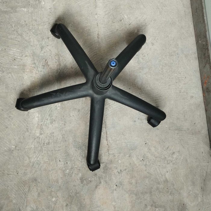 Кръстачка за офис стол