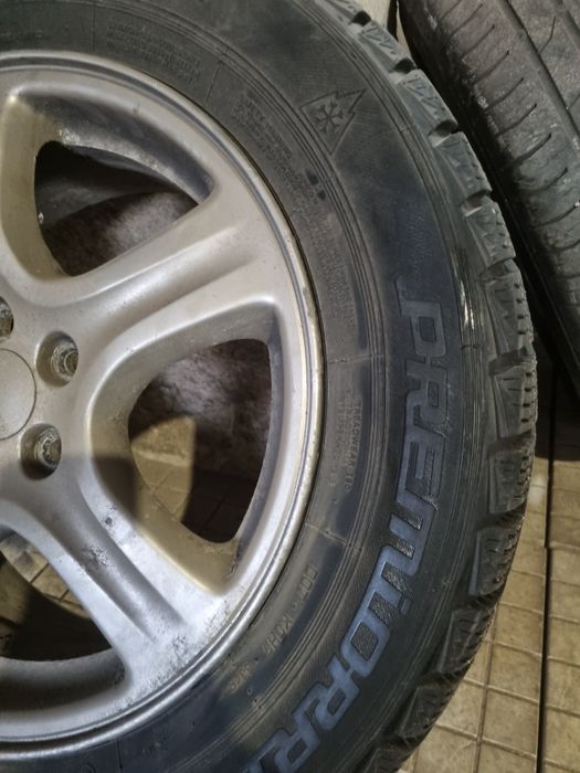 Зимни гуми 215/60/16