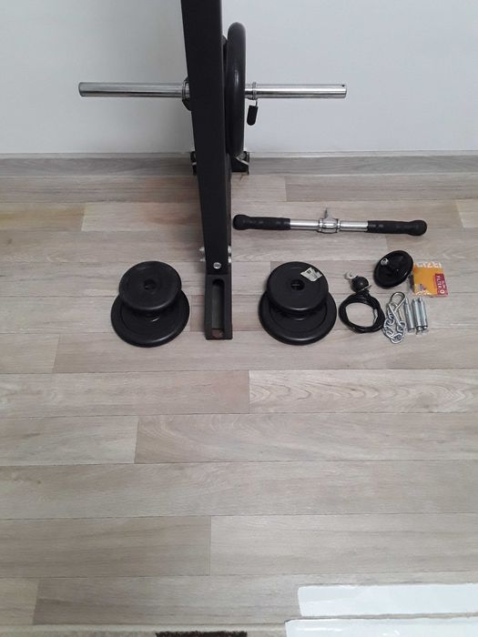 Aparat fitness de perete pentru tractiuni cu discuri .500 de lei