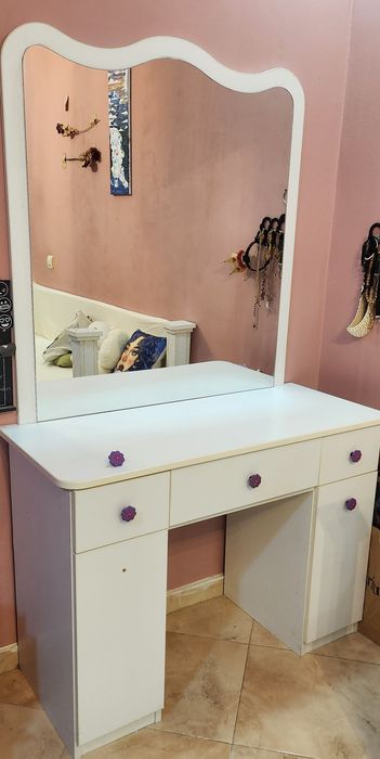 Vanity (masă de toaletă/ masă de machiaj)