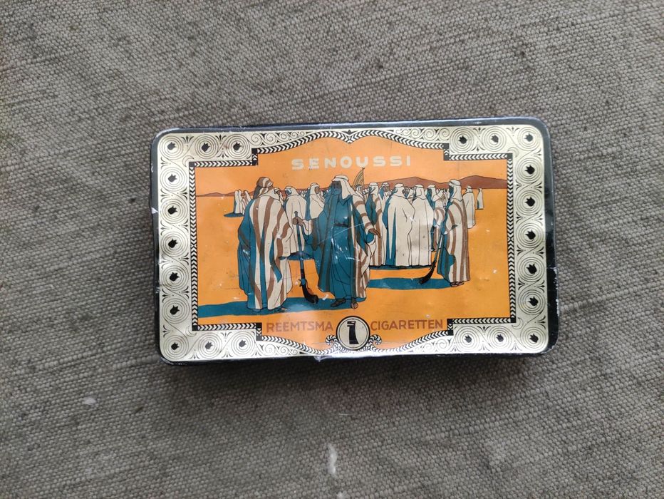 Продавам колекционерски кибрити метални кутии