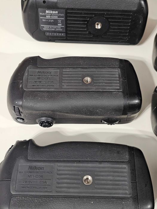 Flash Grip Multi Power Battery Pack Nikon