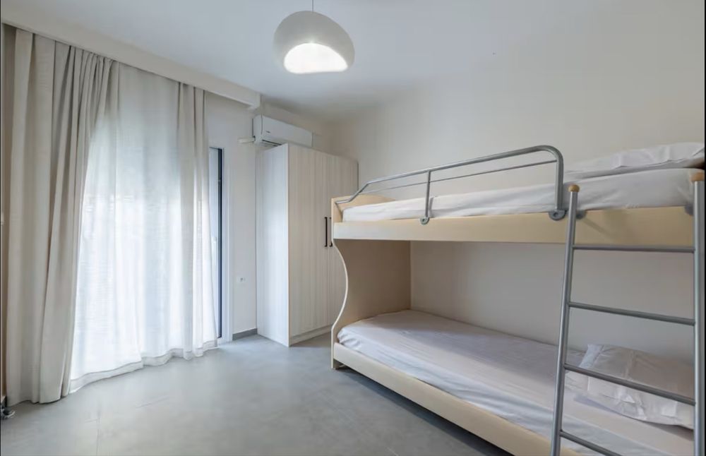 Apartament COSTINESTI!           - citiți cu tentie -