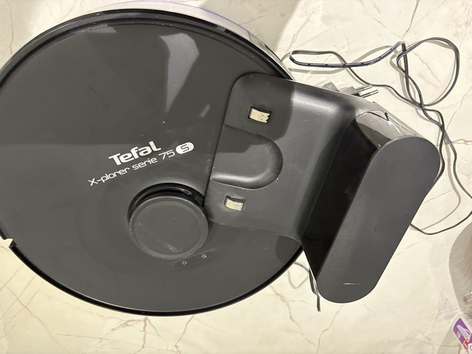 Продам робот пылесос в отличном состоянии