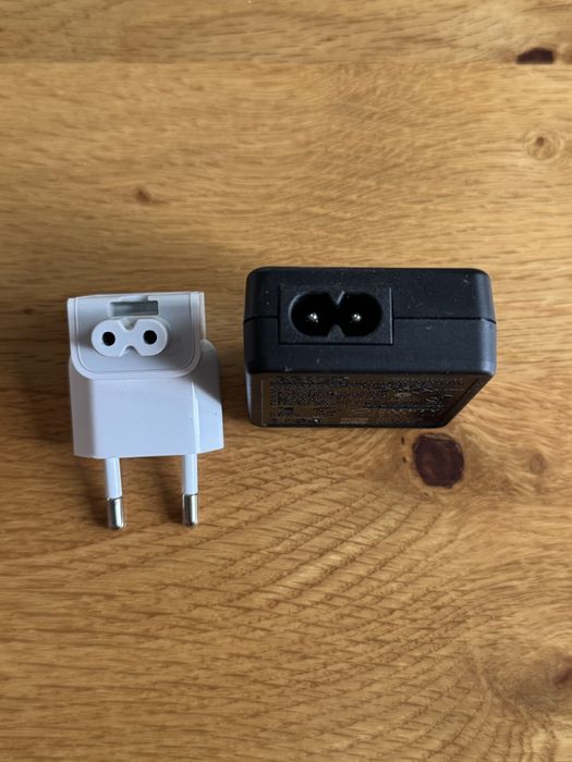 9 бр: Адаптер за фотоапарат Sony, USB кабели и адаптери и зарядно за лаптоп ASUS
