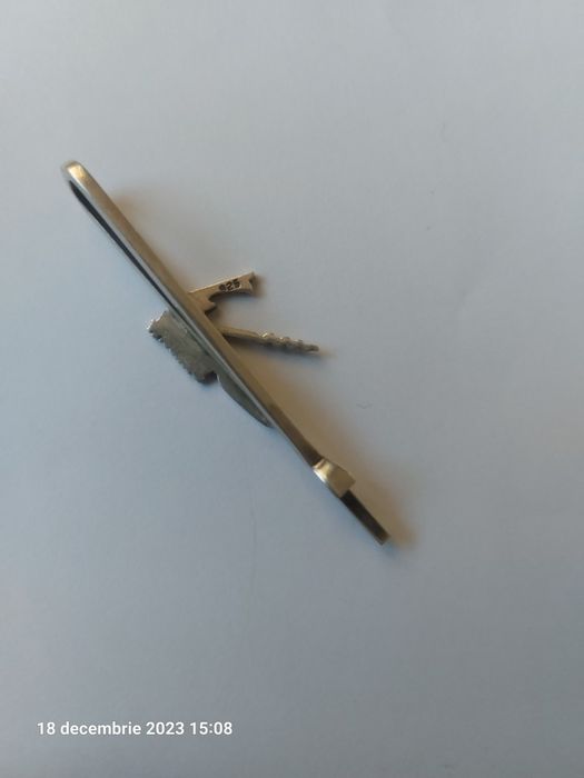 Ac  vechi de cravata  argint