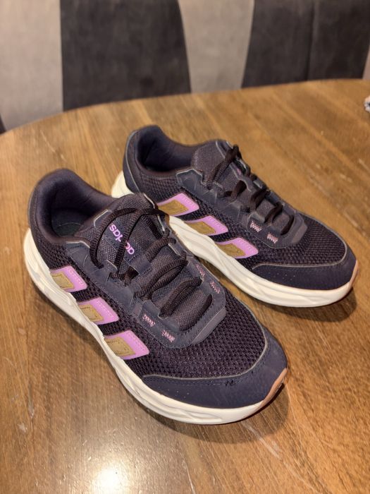 Обувки ADIDAS Astrastar