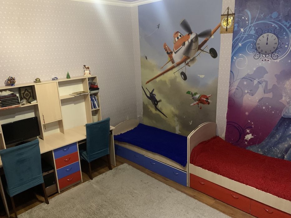 Продаю кровать с партой